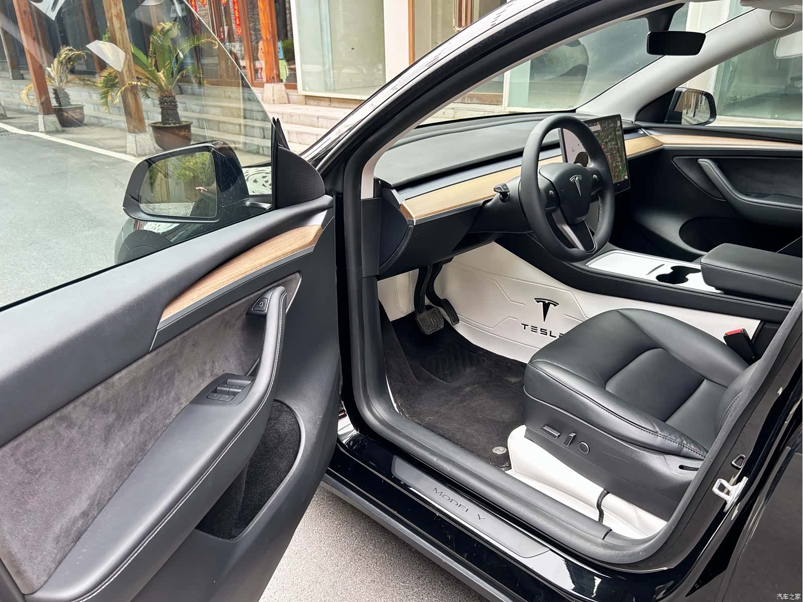 Tesla Model Y, 2021 4