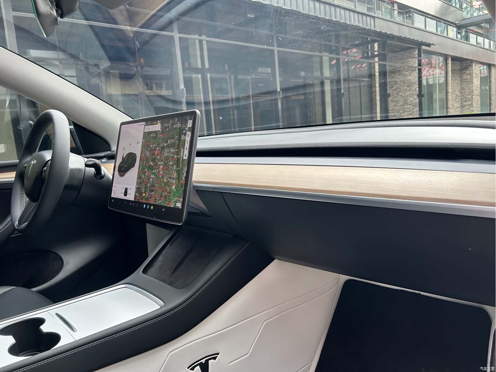 Tesla Model Y, 2021 10