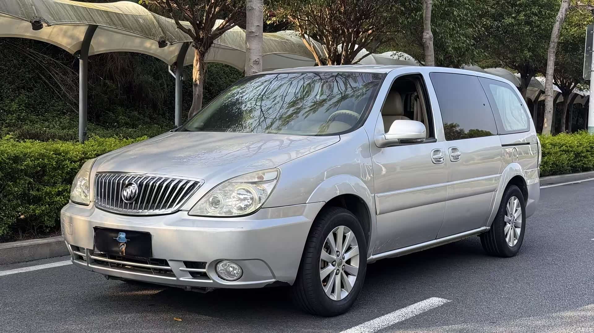 Buick GL8, 2015 1