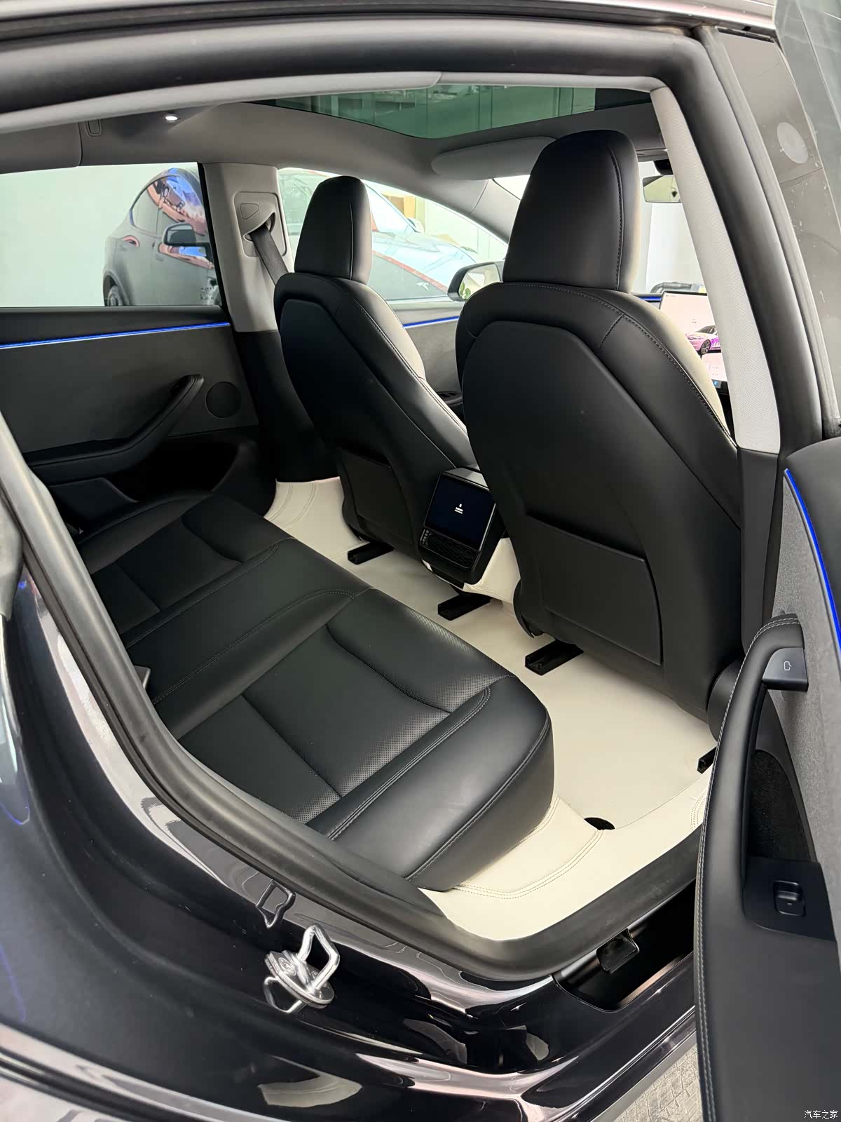 Tesla Model 3, 2024 12