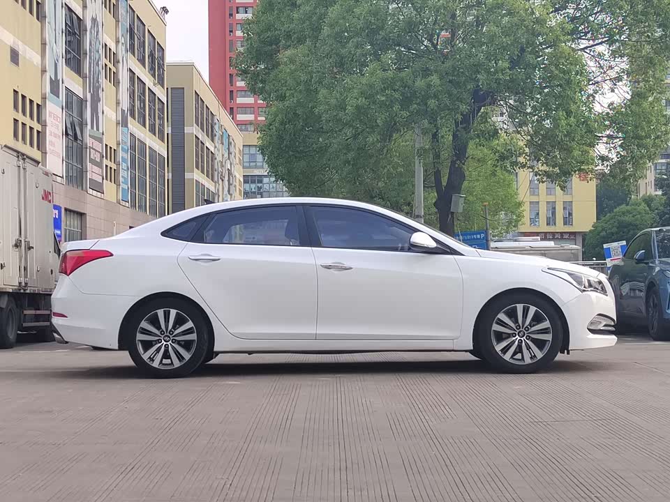 Hyundai Name picture