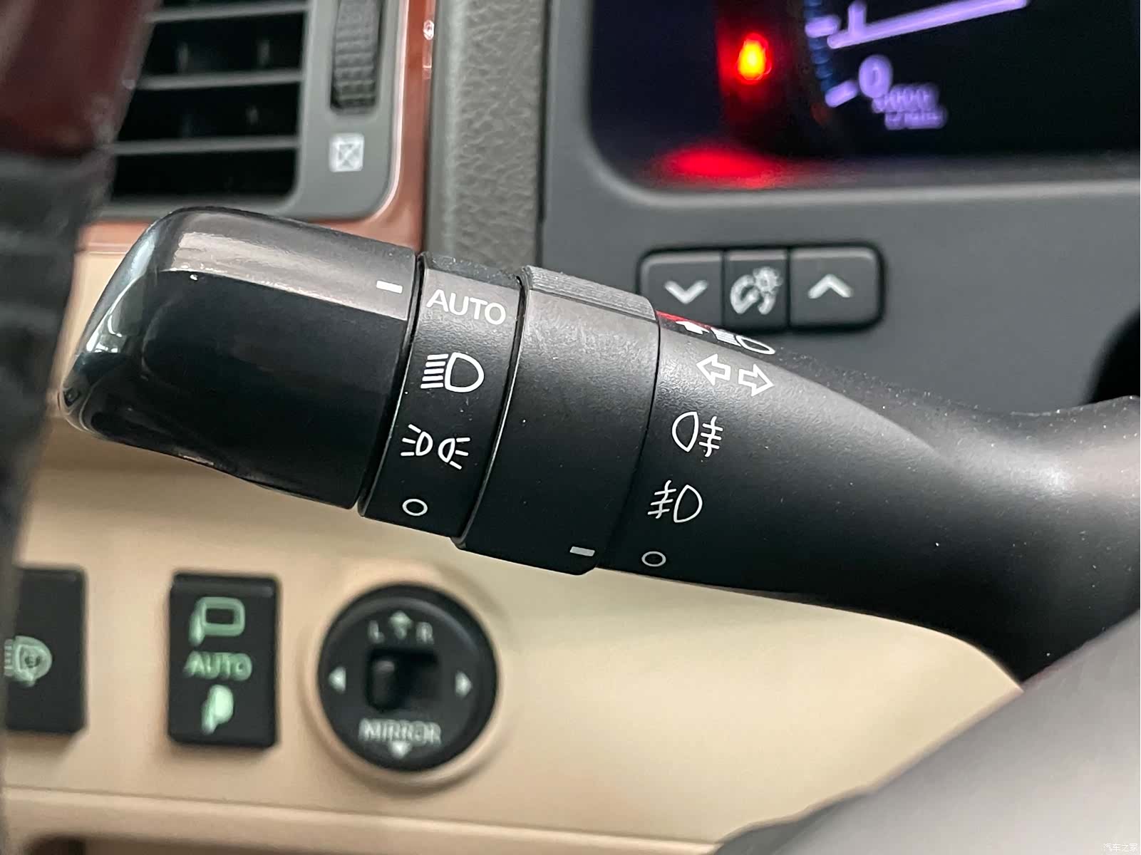 Toyota Crown, 2015 23