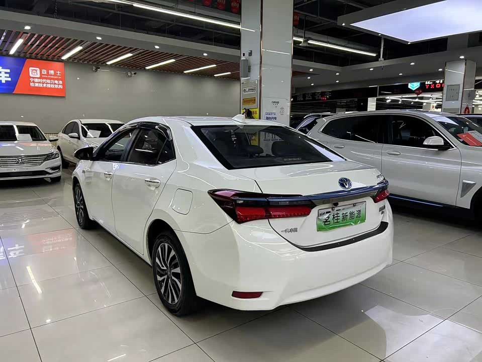 Toyota Corolla dual engine E+ Toyota Corolla dual engine E+