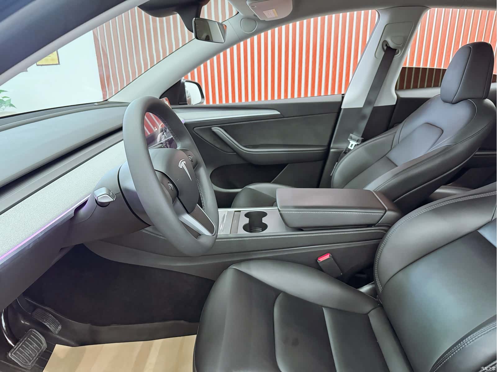 Tesla Model Y, 2024 14