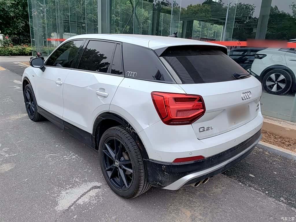 Audi Q2L, 2020 все фото