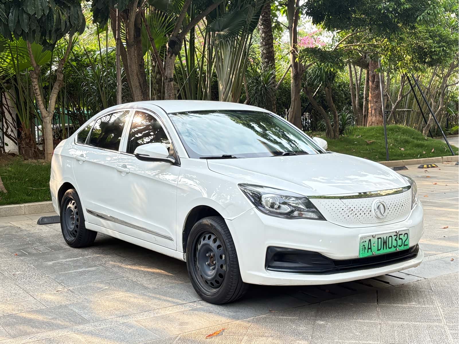 DongFeng E70, 2023 2