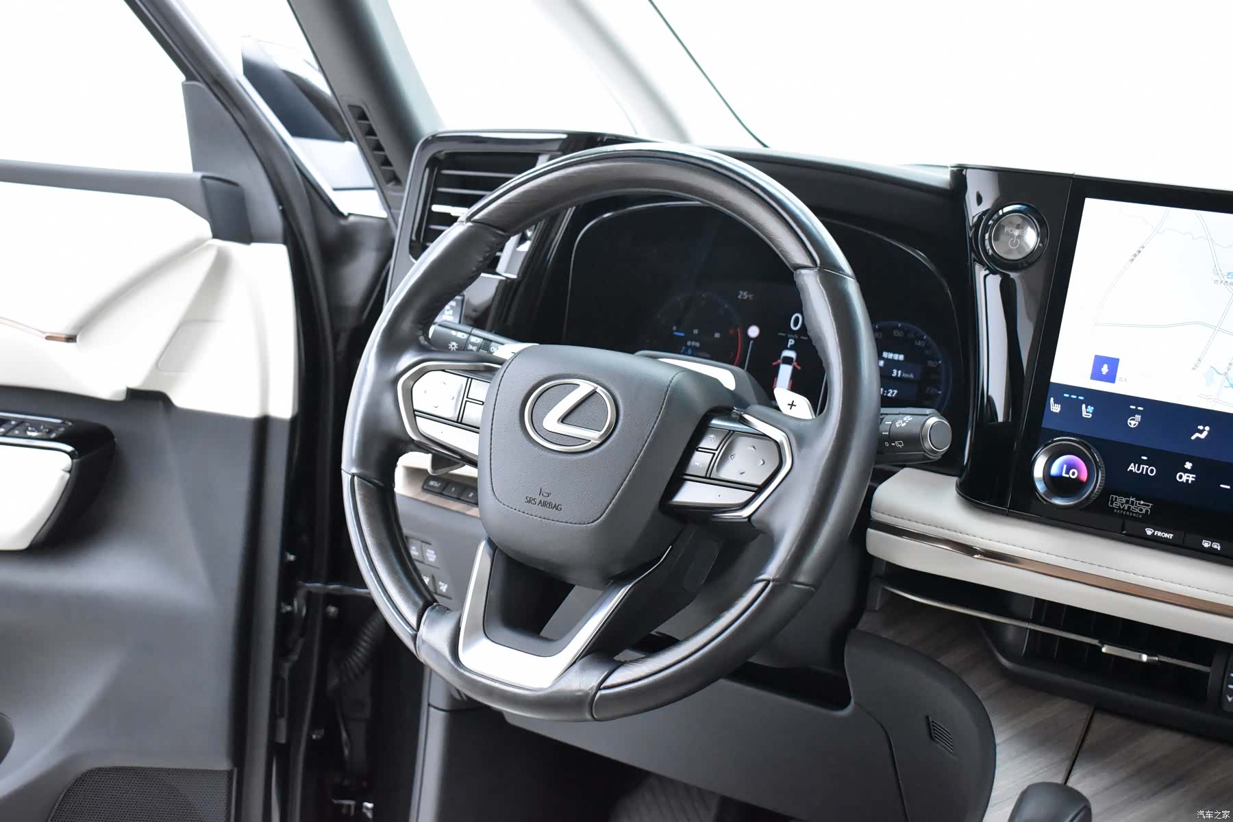 Lexus LM, 2023 8