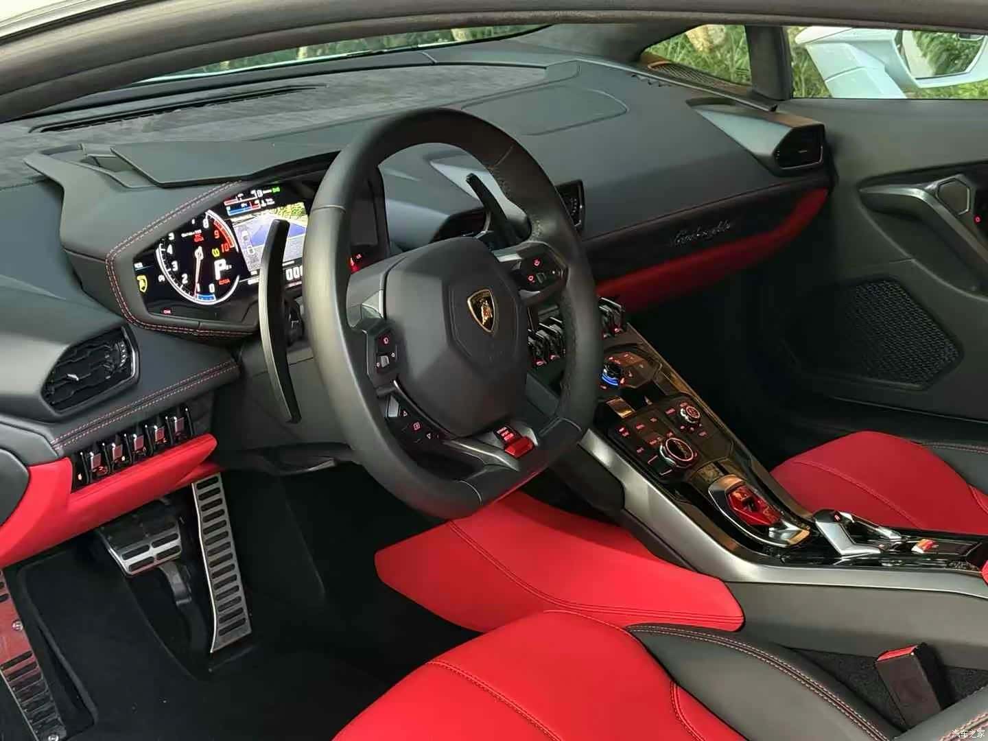 Lamborghini Huracán, 2014 4
