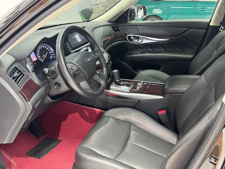 Infiniti Q70 Infiniti Q70