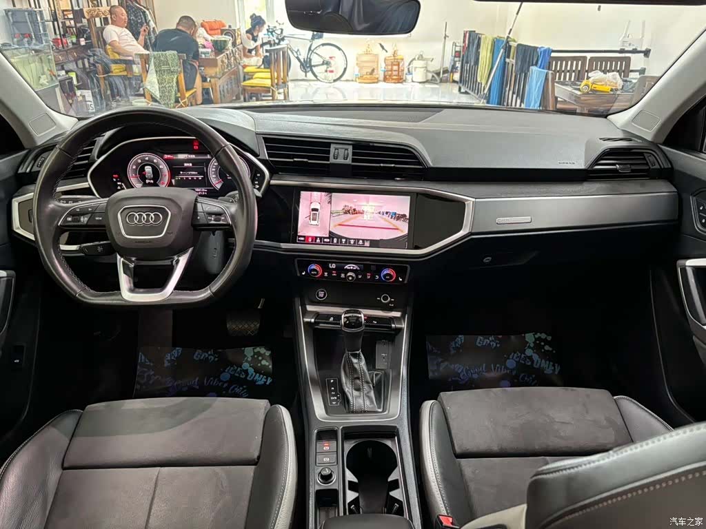 Audi Q3, 2022 11
