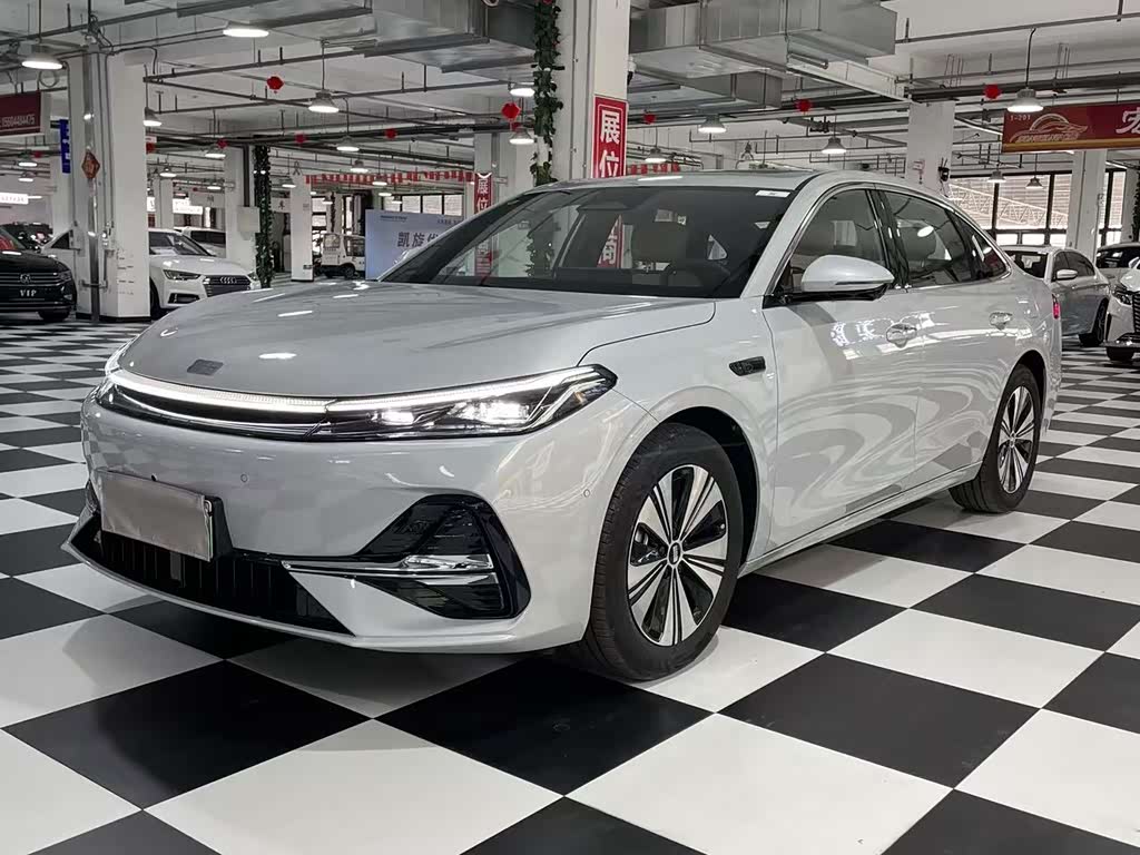 Geely Galaxy A7 EM