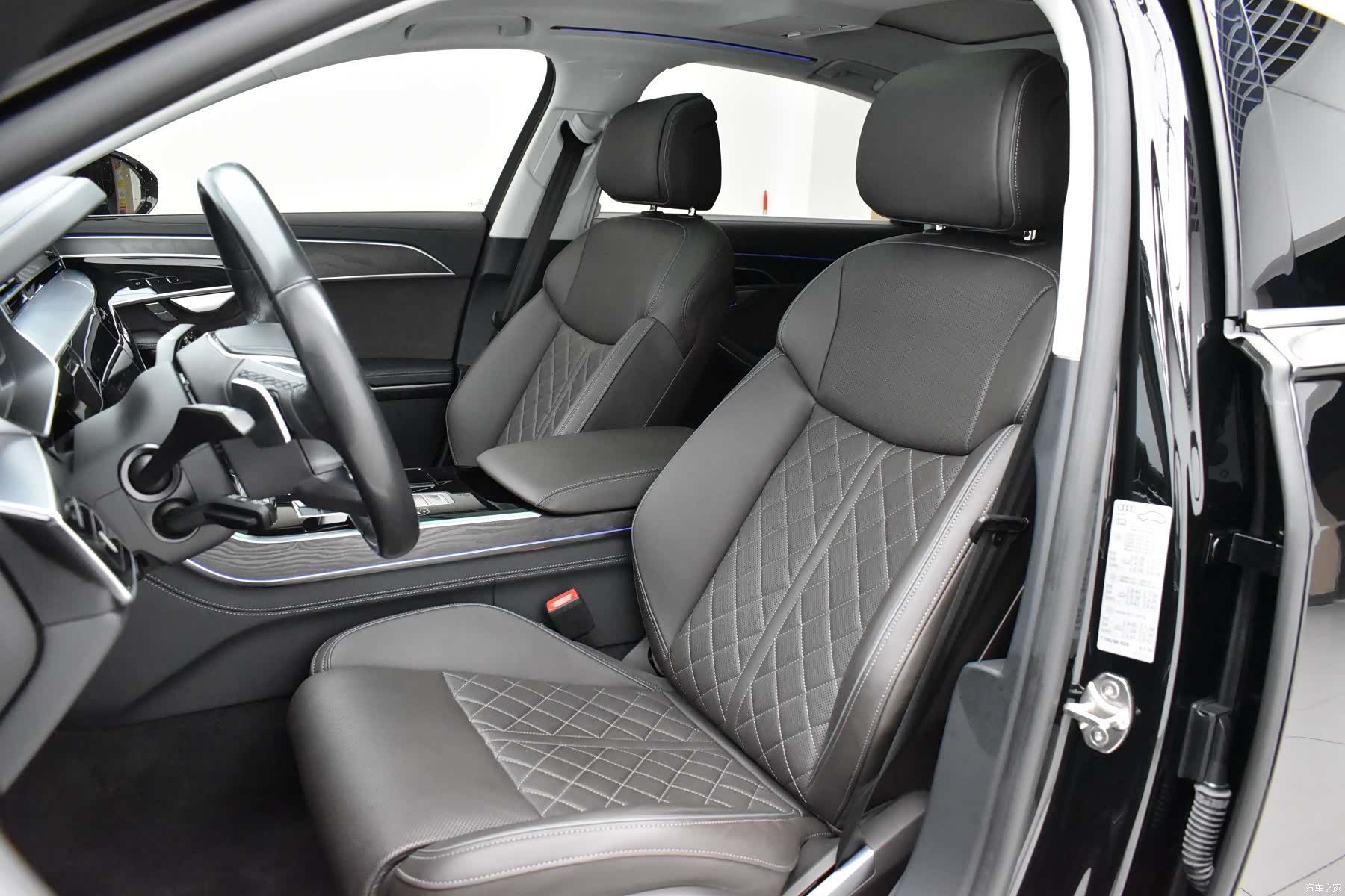 Audi A8L, 2024 13