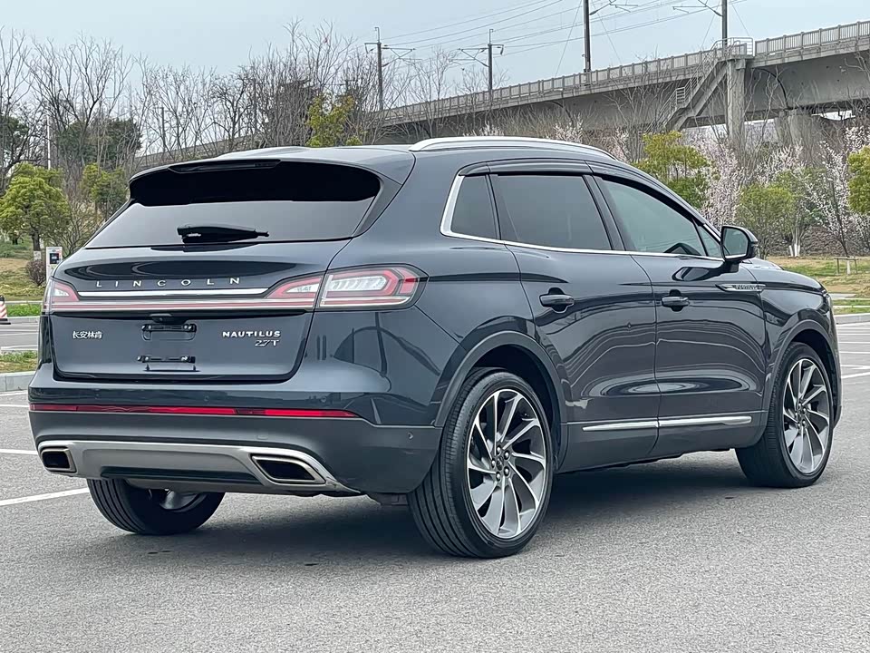 Lincoln Navigator