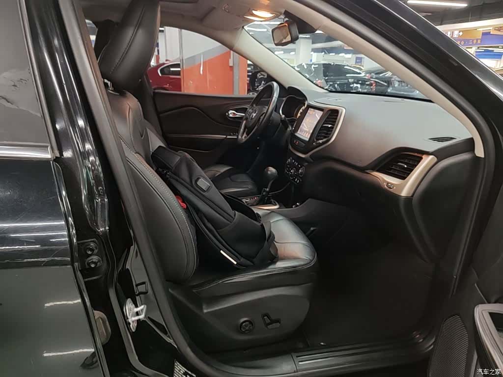 Jeep Cherokee, 2017 25