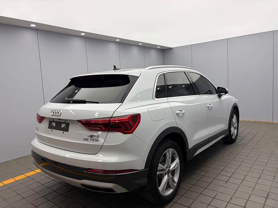 Audi Q3 2022, фото 6