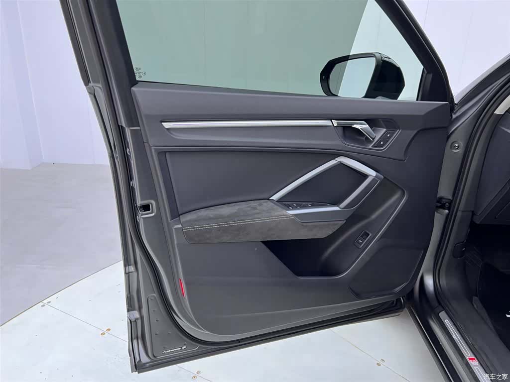 Audi Q3, 2023 16