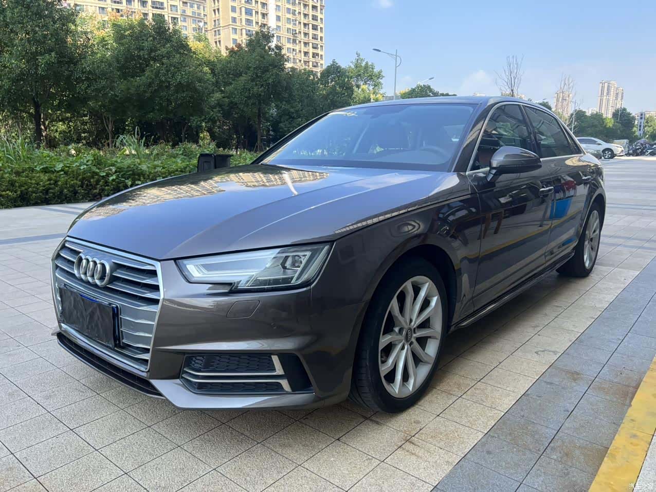 Audi A4L, 2018 1