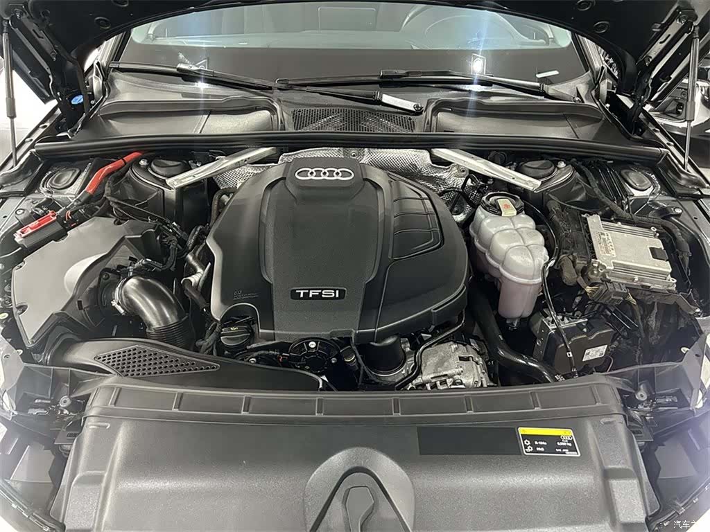 Audi A4L, 2019 8
