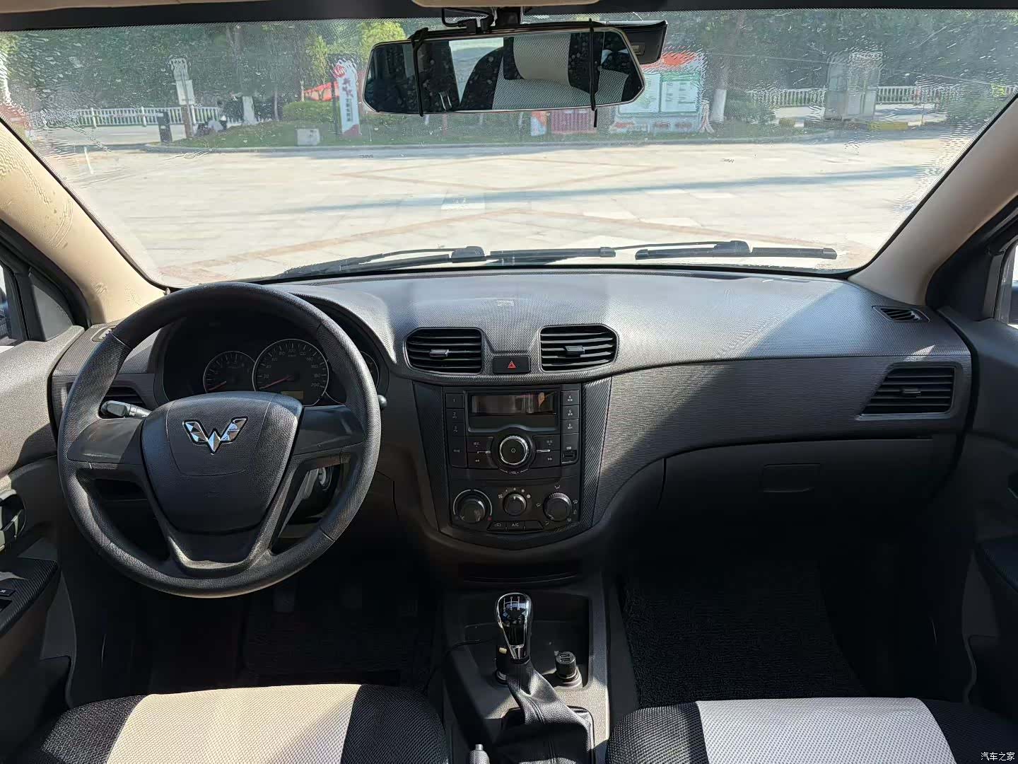 Wuling Hongguang, 2016 все фото