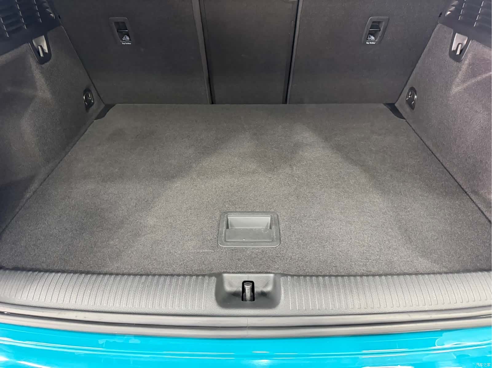 Audi Q2L, 2023 18