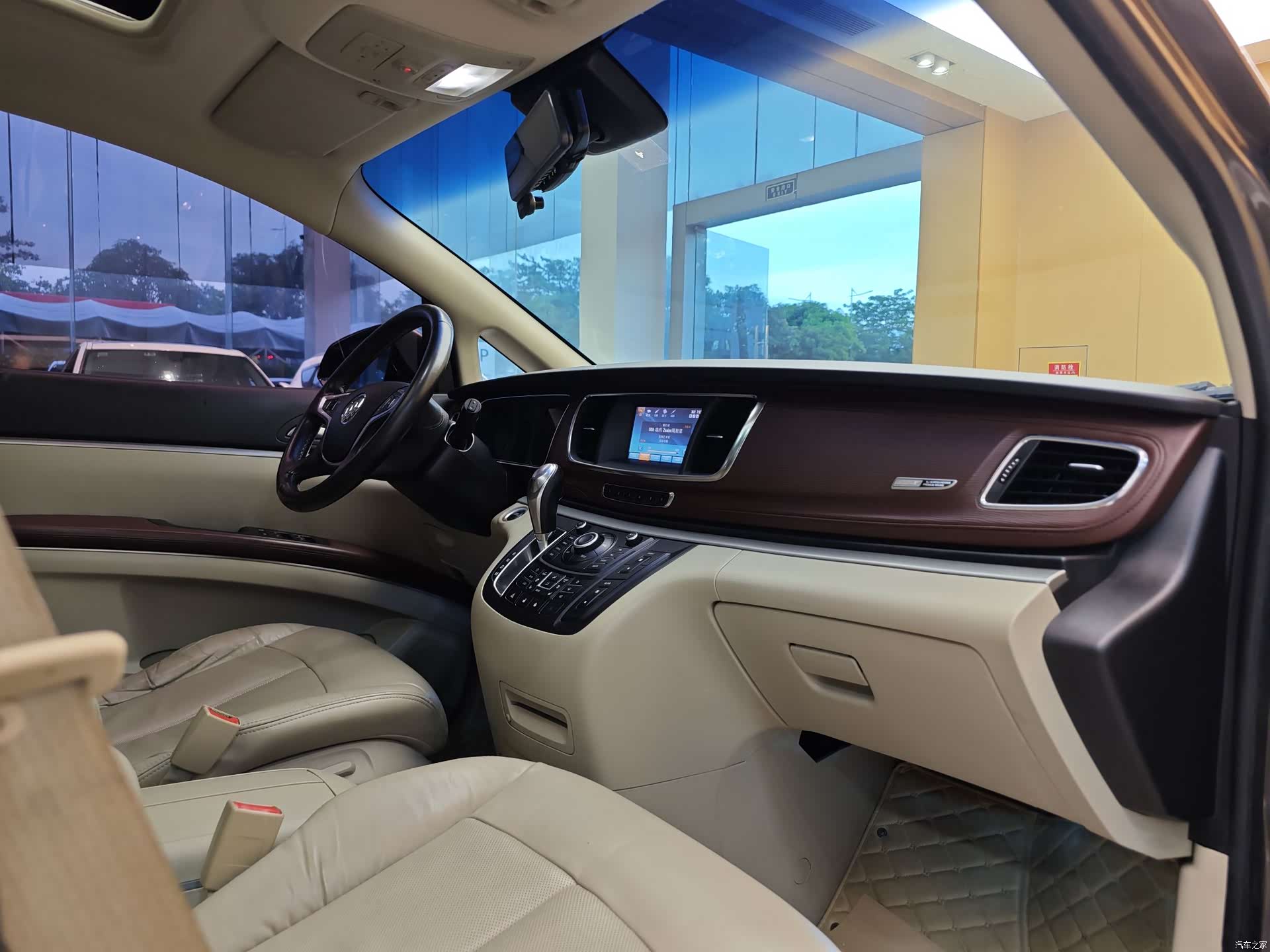 Buick GL8, 2015 36