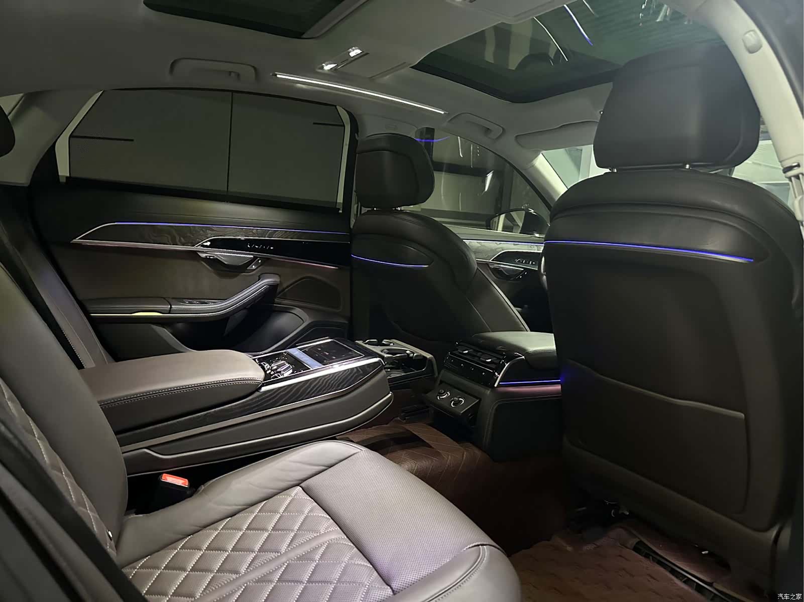 Audi A8L, 2023 20