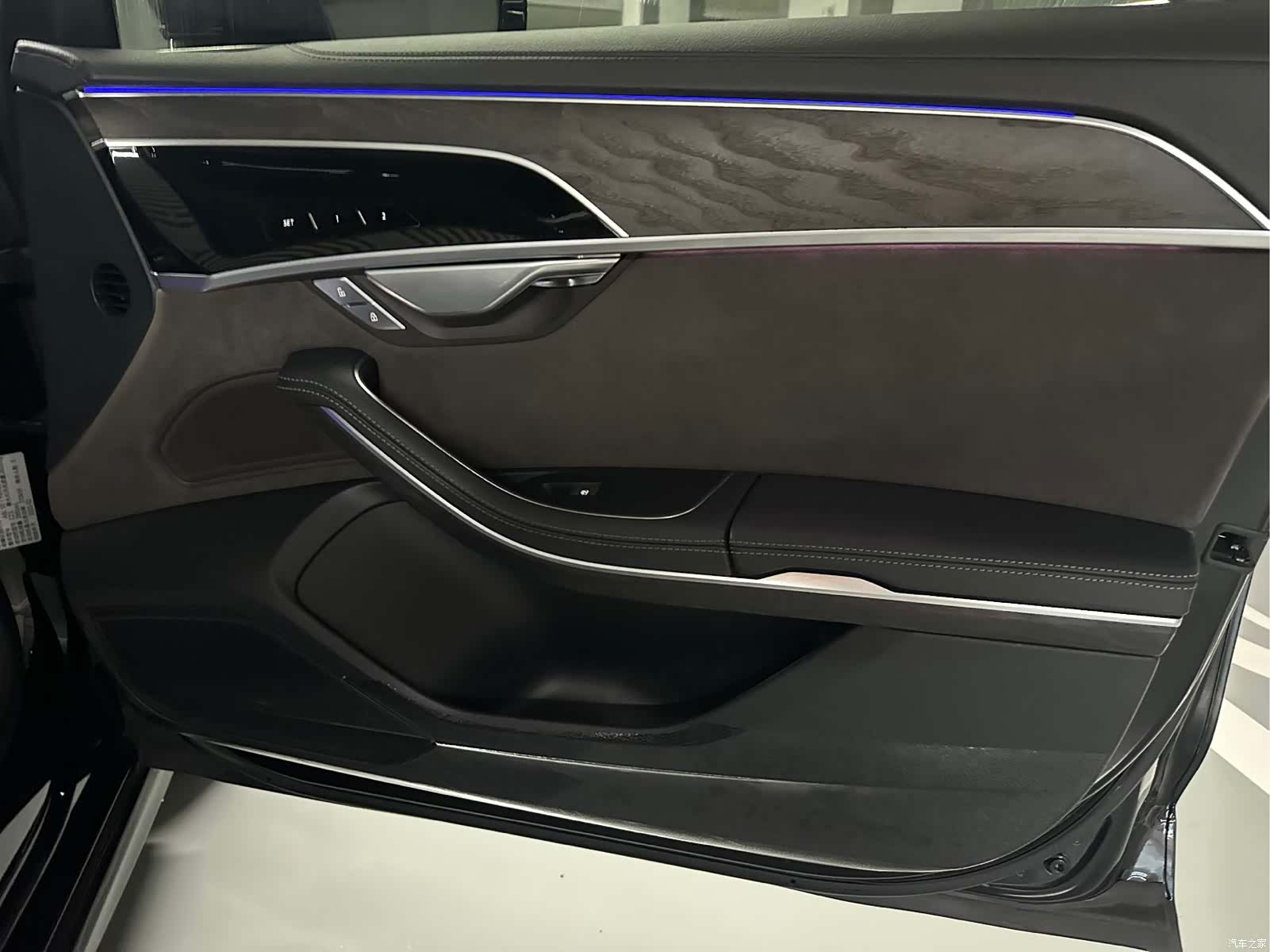 Audi A8L, 2023 21