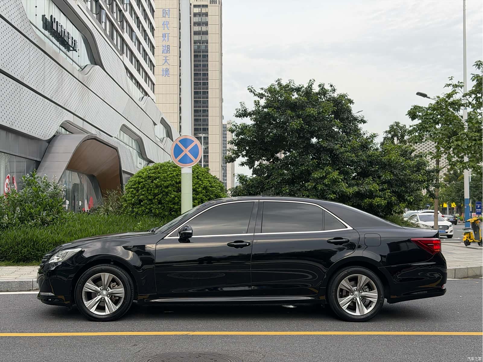 Toyota Crown, 2016 7