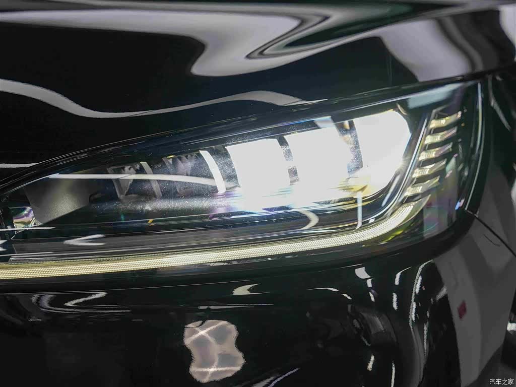 Lincoln Aviator, 2025 12