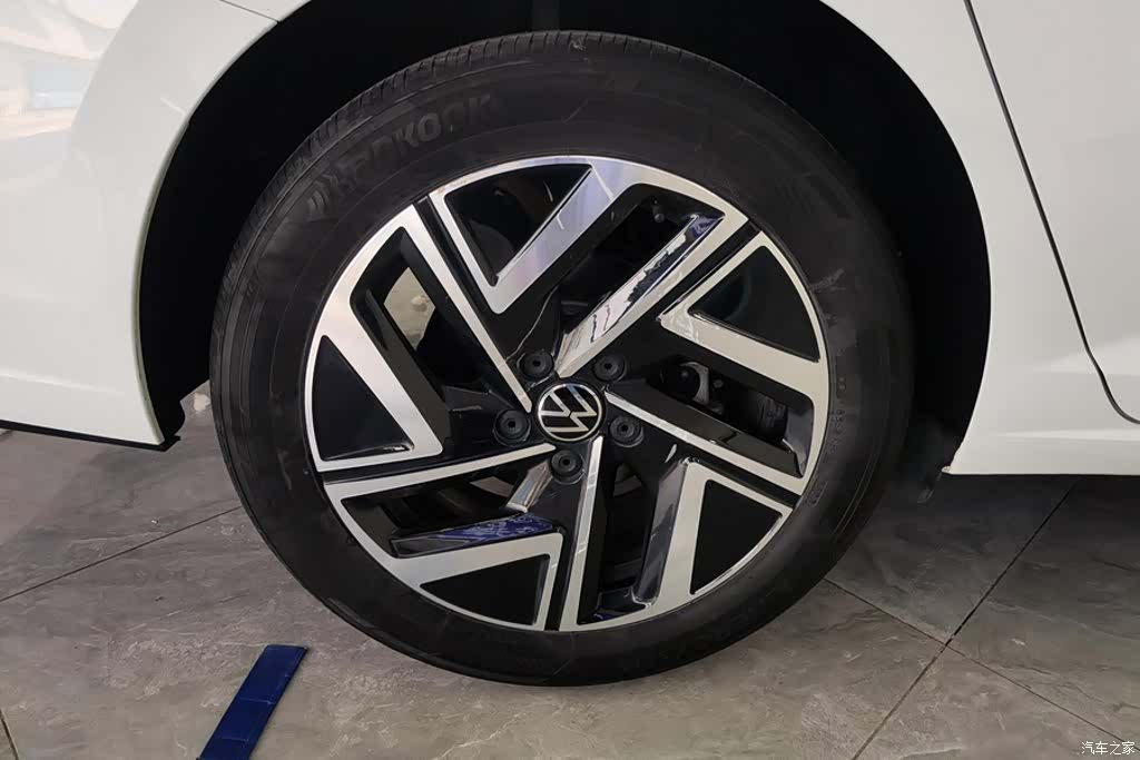 Volkswagen Sagitar, 2023 6