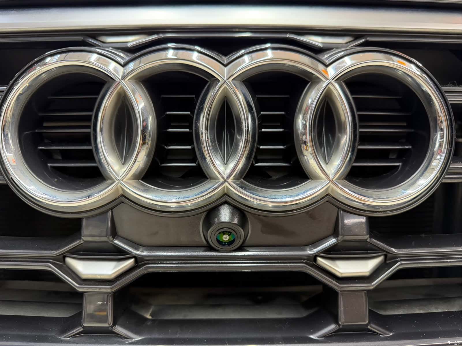 Audi Q3, 2022 10