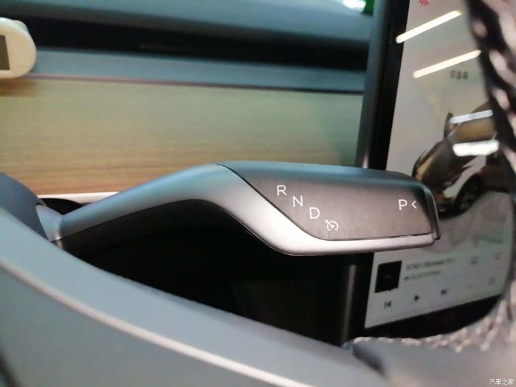 Tesla Model Y, 2022 14
