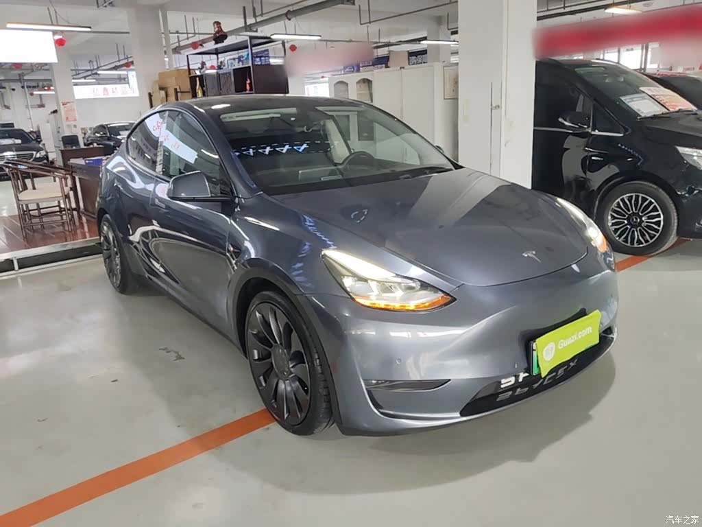 Tesla Model Y, 2022 4