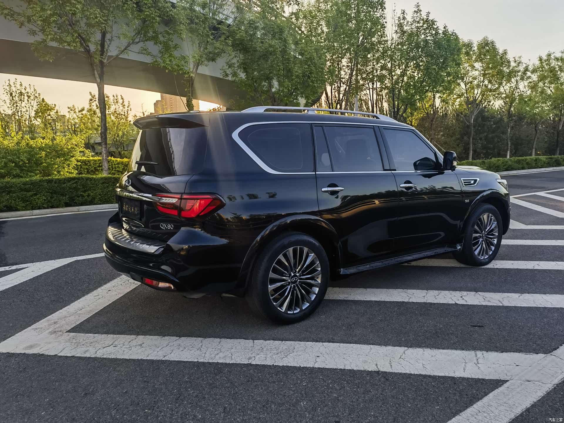 Infiniti QX80, 2019 6