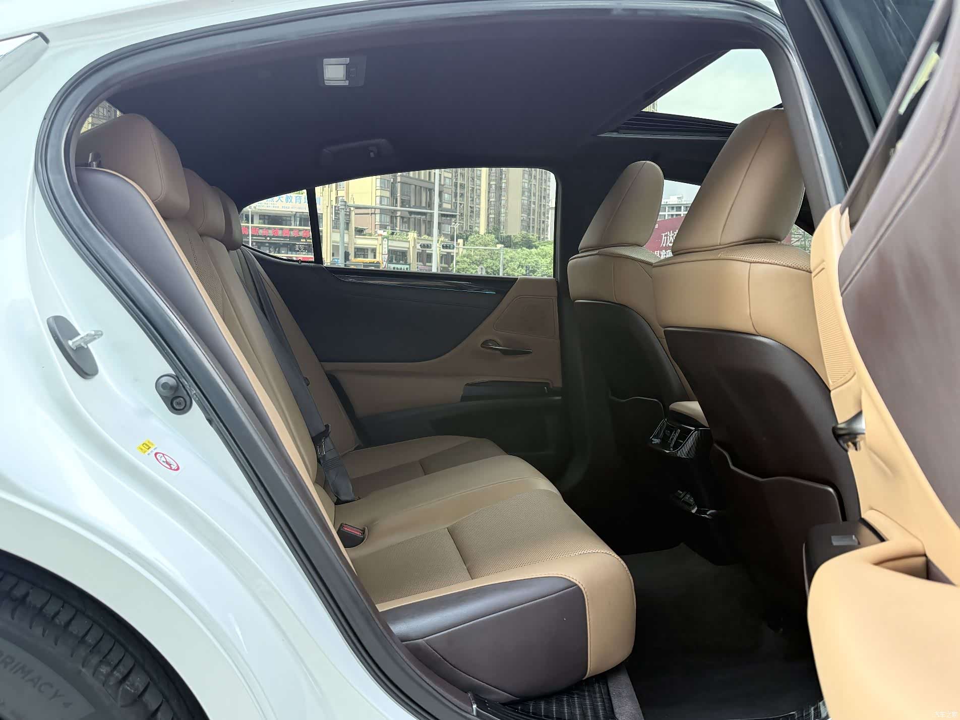 Lexus ES, 2018 8