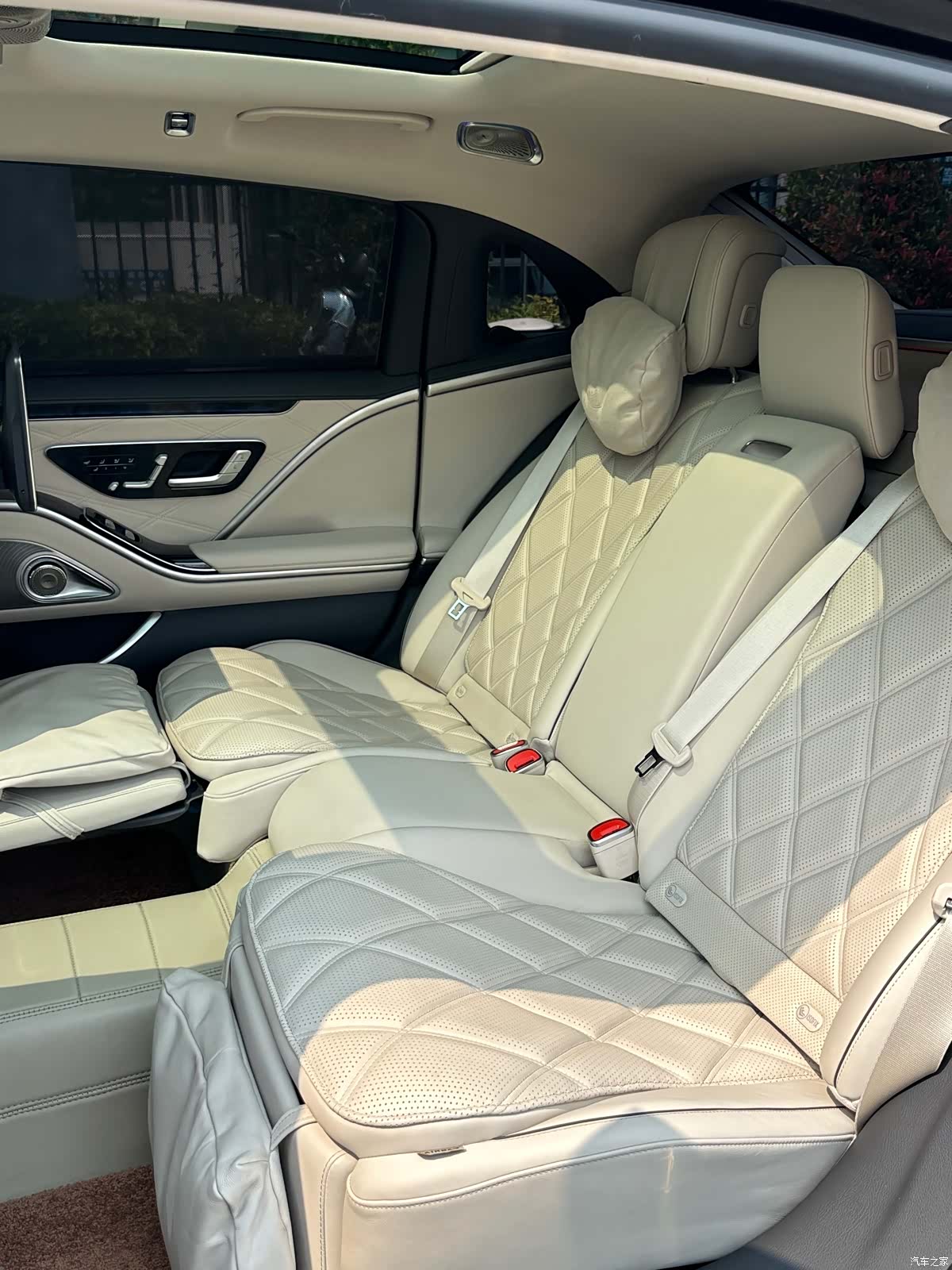 Maybach S-Class, 2023 8