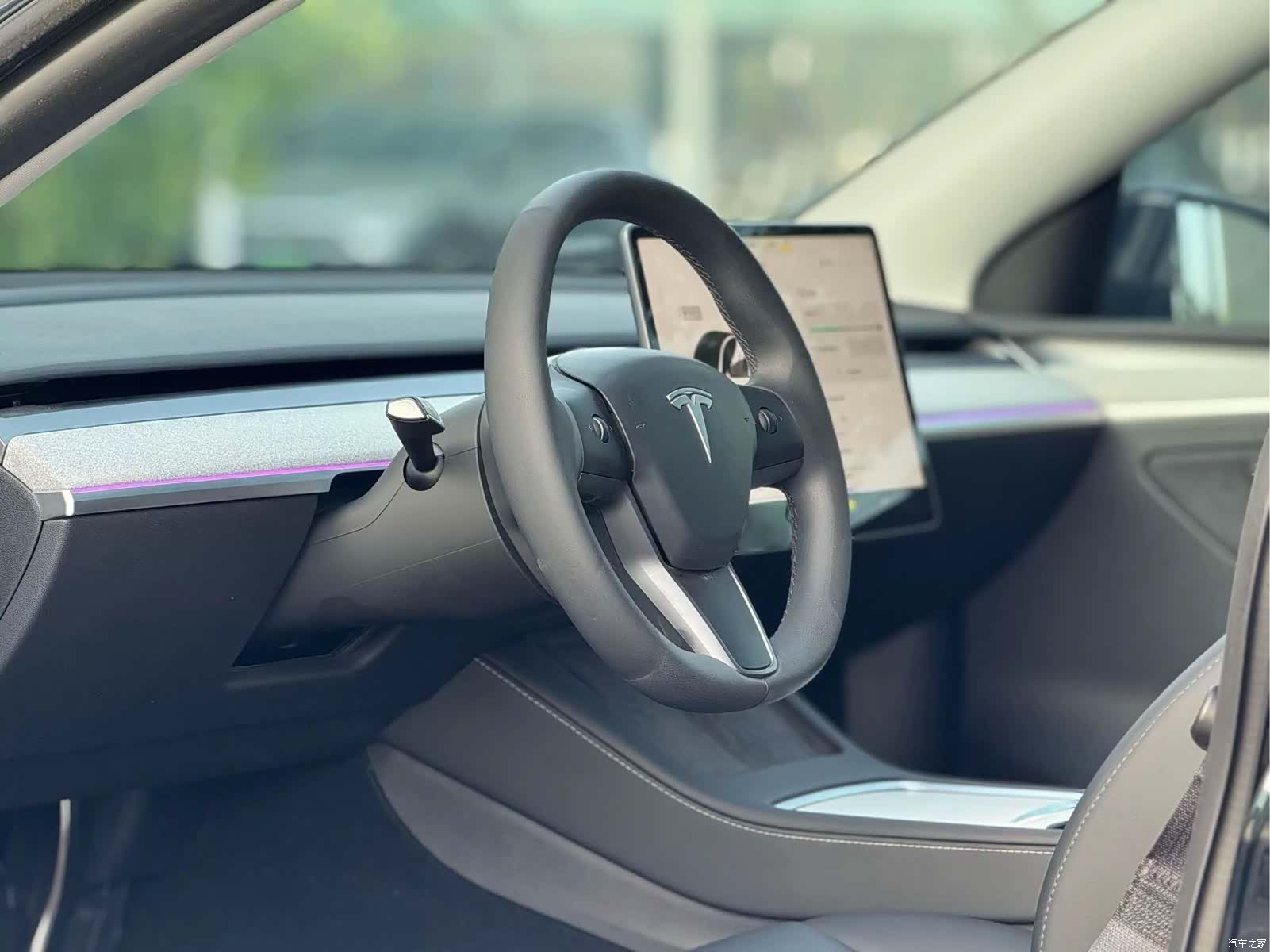 Tesla Model Y, 2023 4