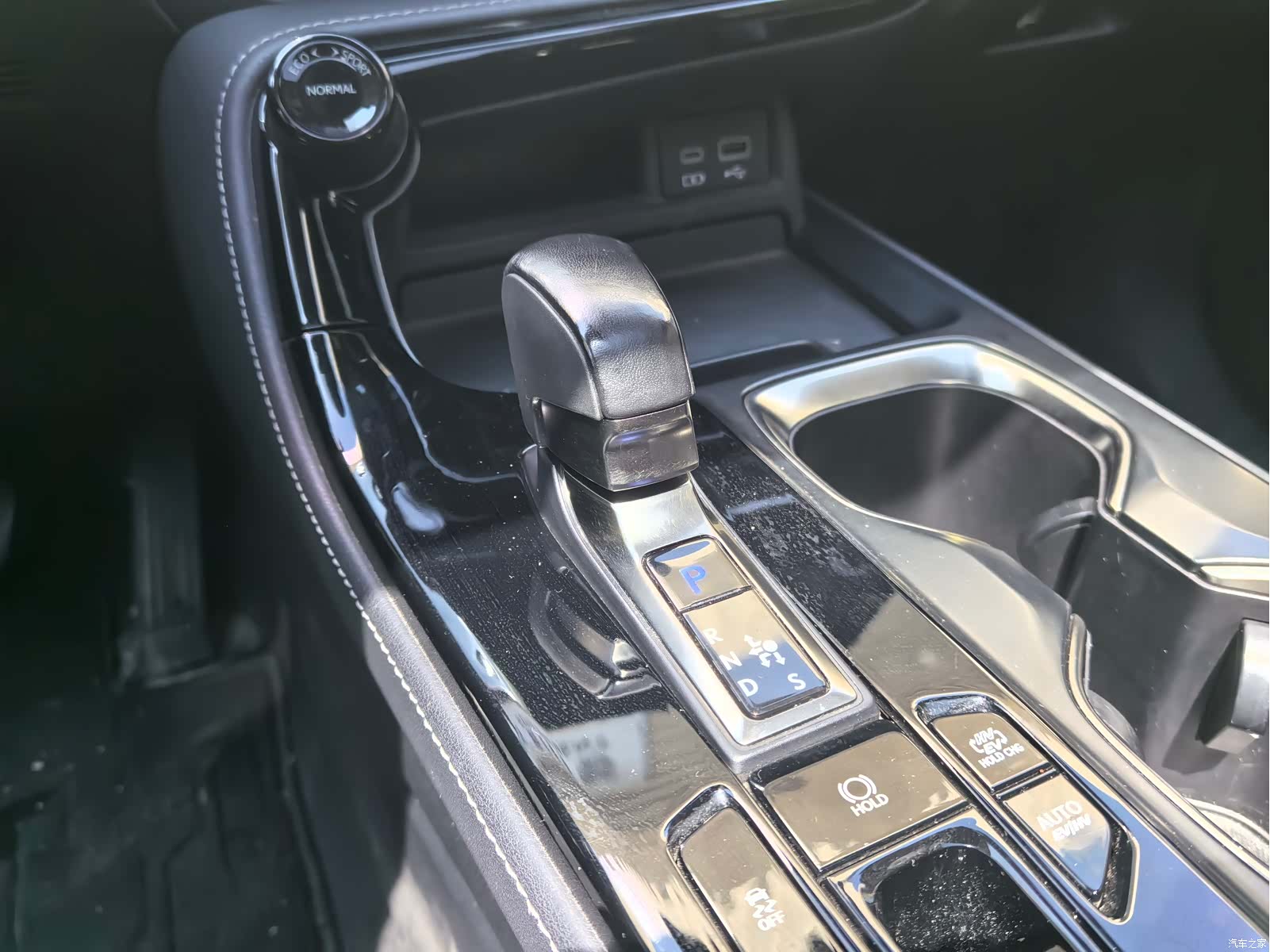 Lexus NX, 2022 все фото