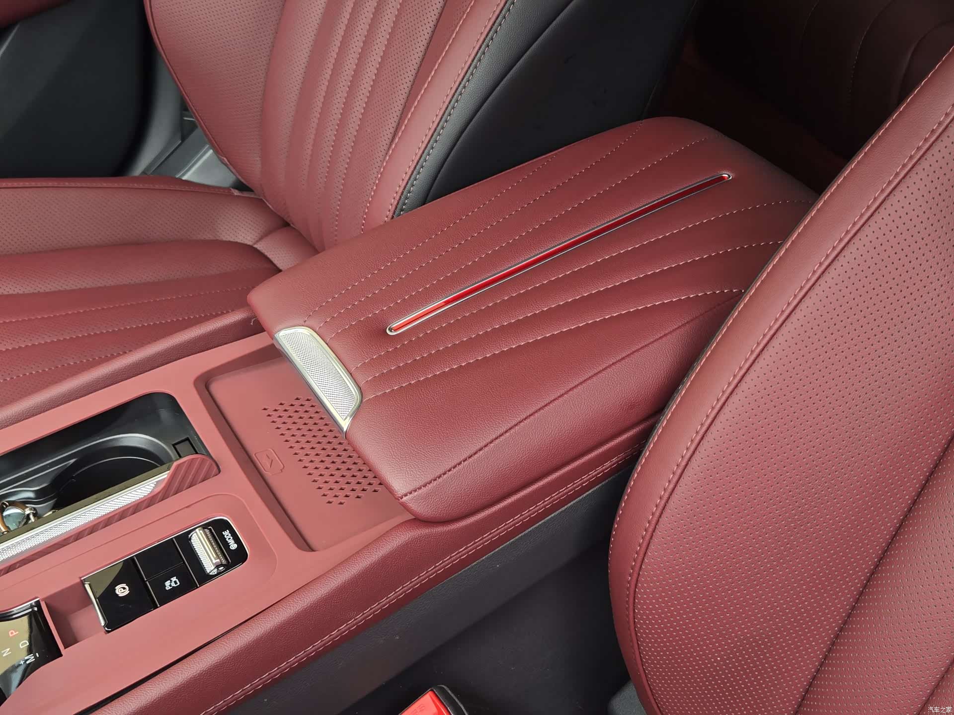 Hongqi H5, 2025 29