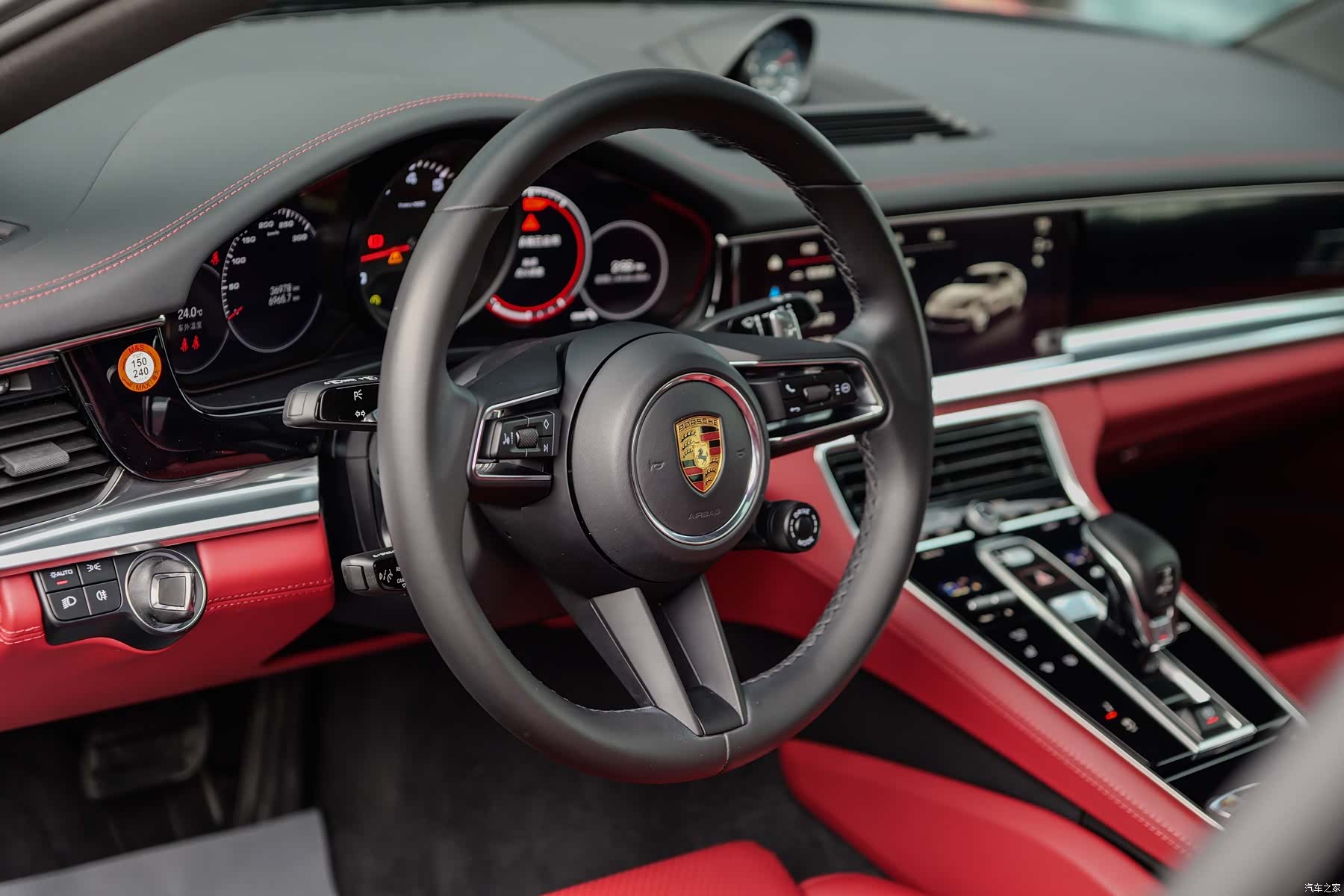 Porsche Panamera, 2022 10