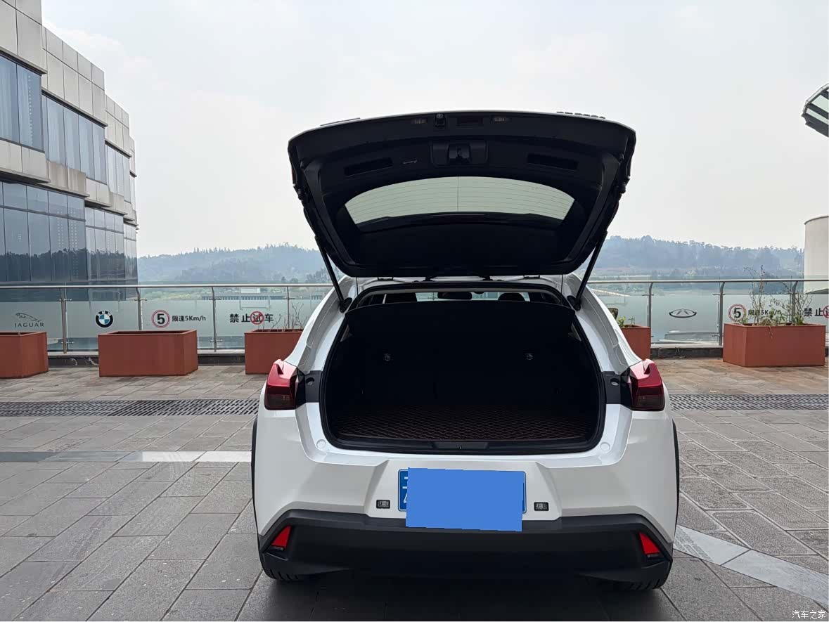Lexus UX, 2022 10