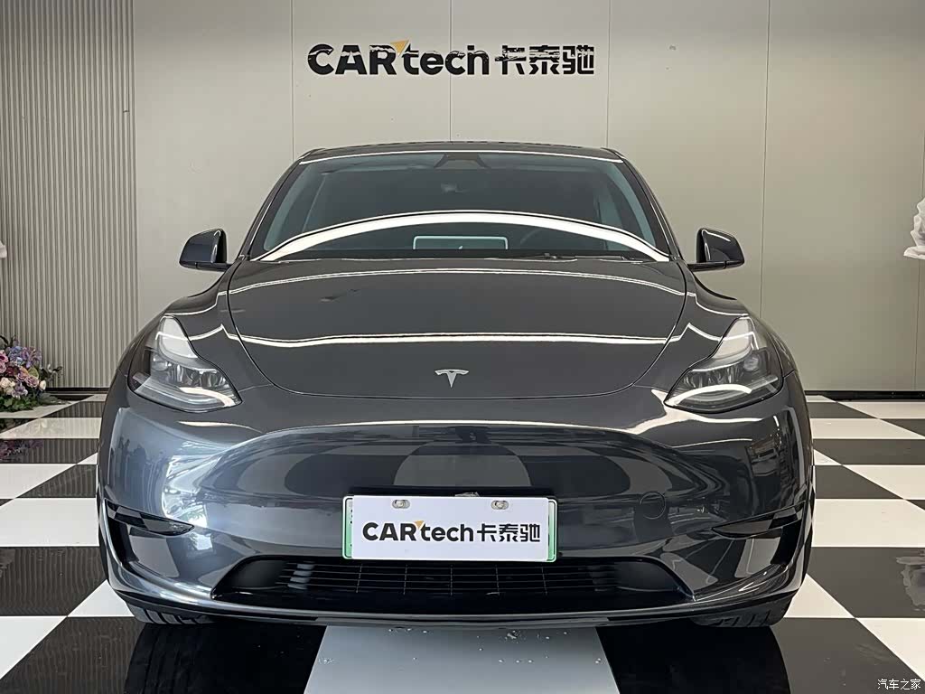 Tesla Model Y, 2025 3