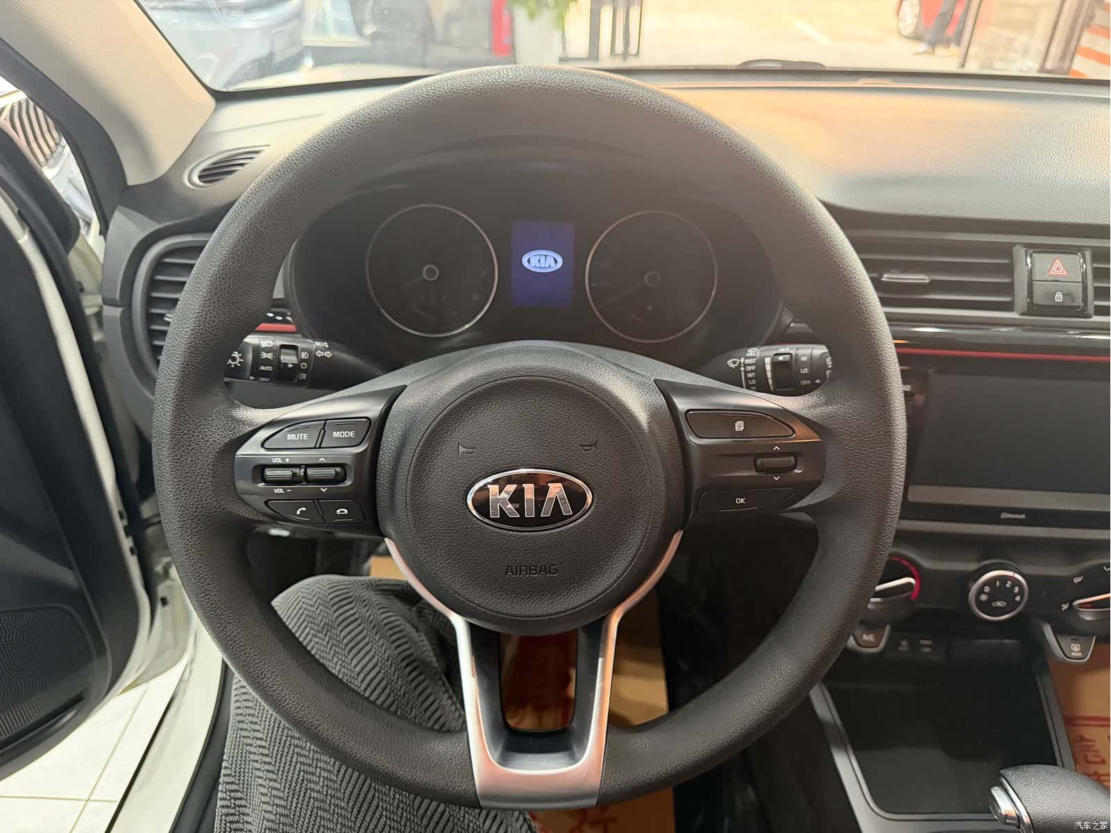 Kia KX, 2018 13