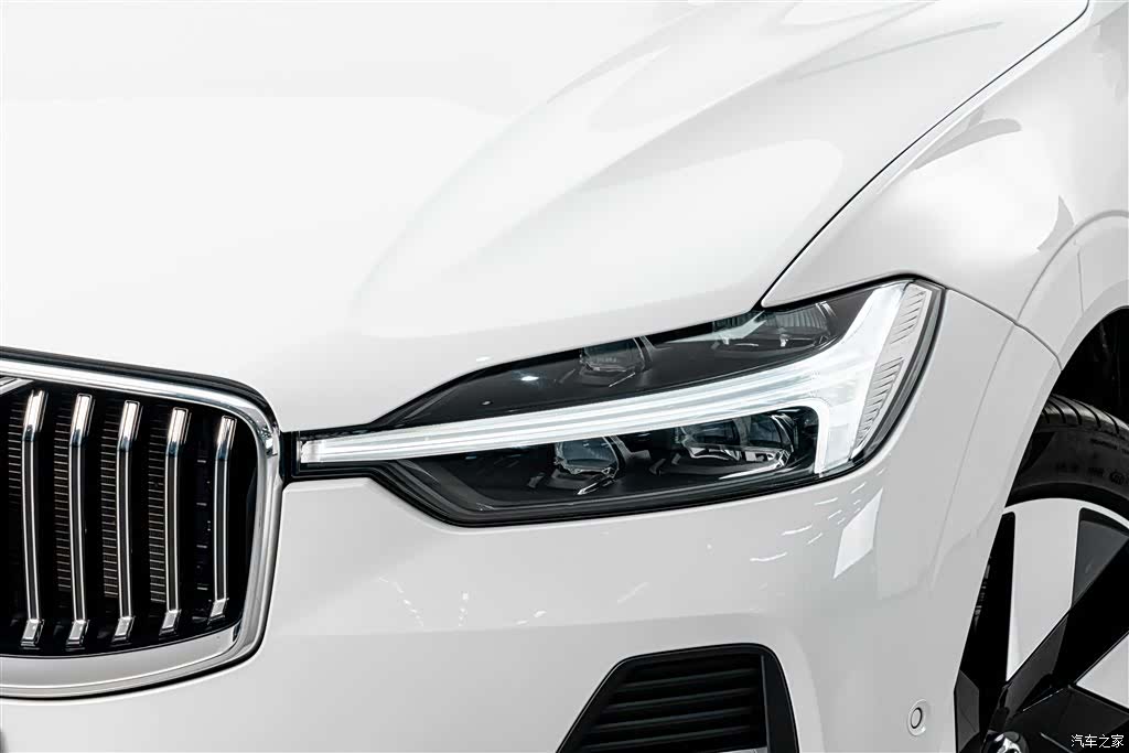 Volvo XC60, 2025 4