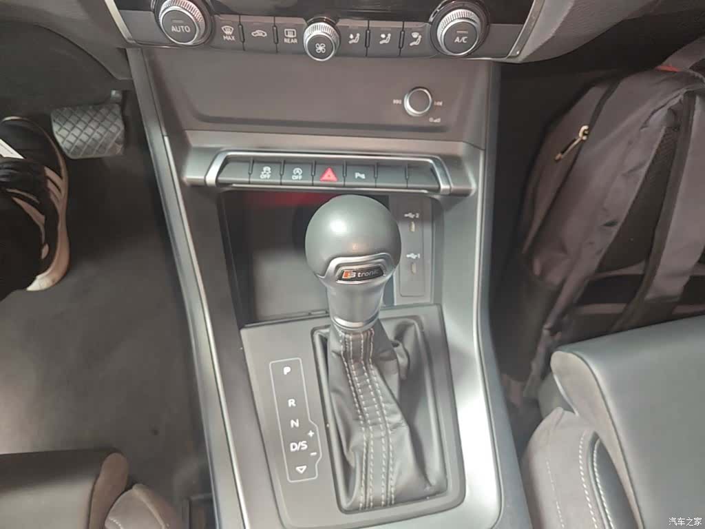 Audi Q3, 2024 14