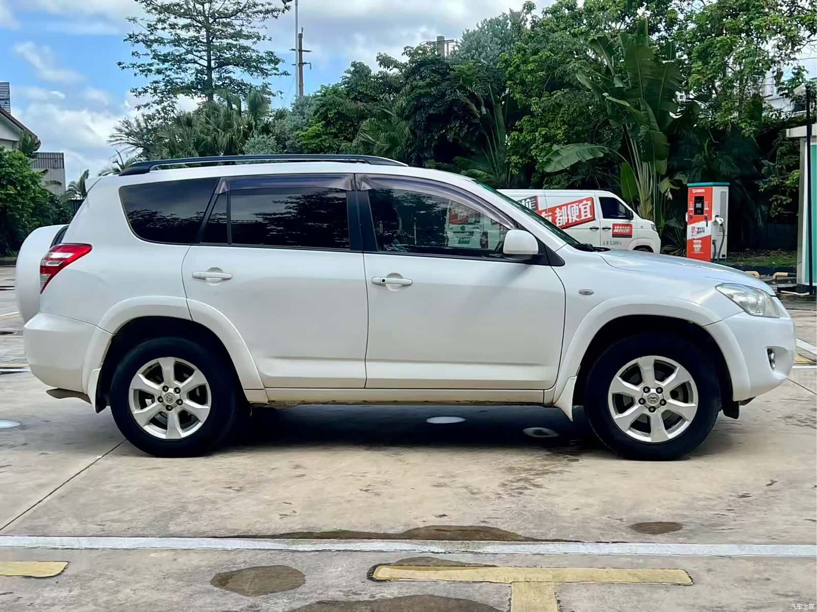 Toyota RAV4, 2011 9