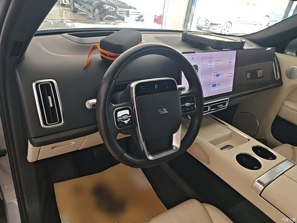 Li Auto L9, 2023 10