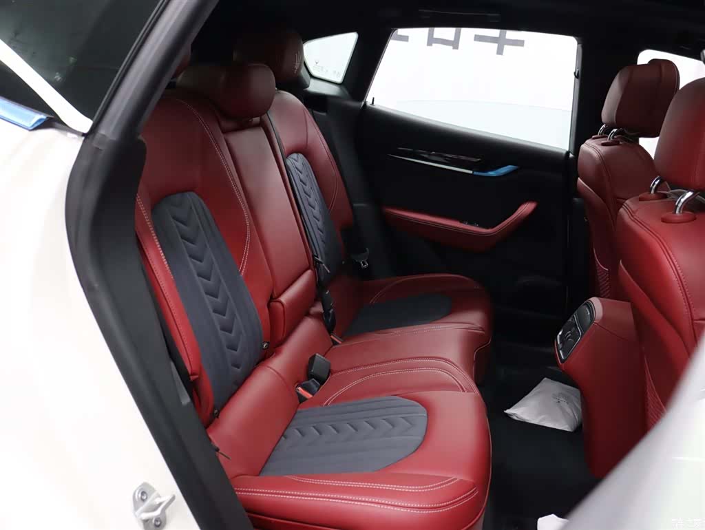 Maserati Levante, 2024 15