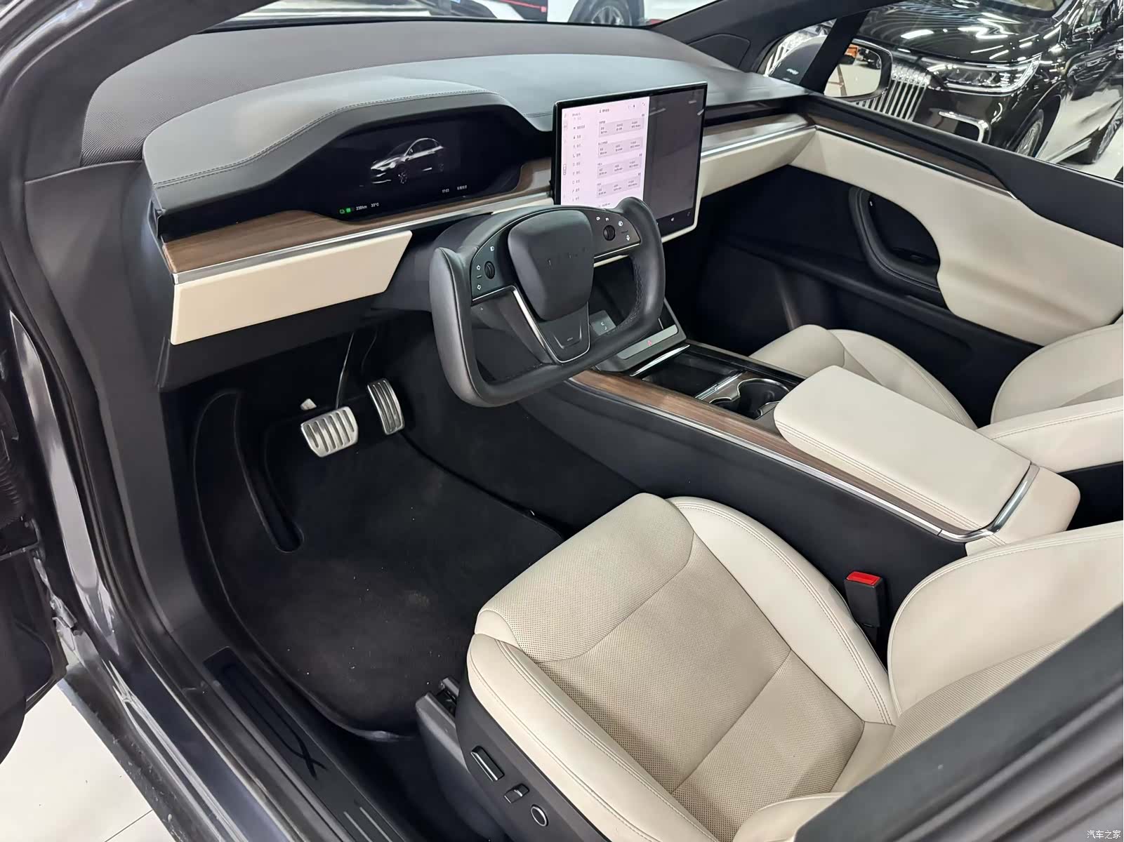 Tesla Model X, 2023 11