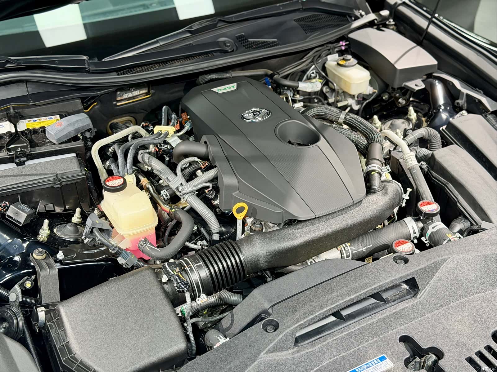 Toyota Crown, 2016 18